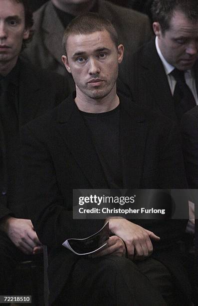 Snooker player Stephen Hendry attends the funeral of snooker star Paul Hunter at Leeds Parish Church on October 19, 2006 in Leeds, England. The...