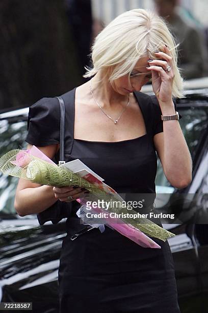 Lindsey Hunter, the wife of snooker star Paul Hunter, arrives at Leeds Parish Church for his funeral on October 19, 2006 in Leeds, England. The...