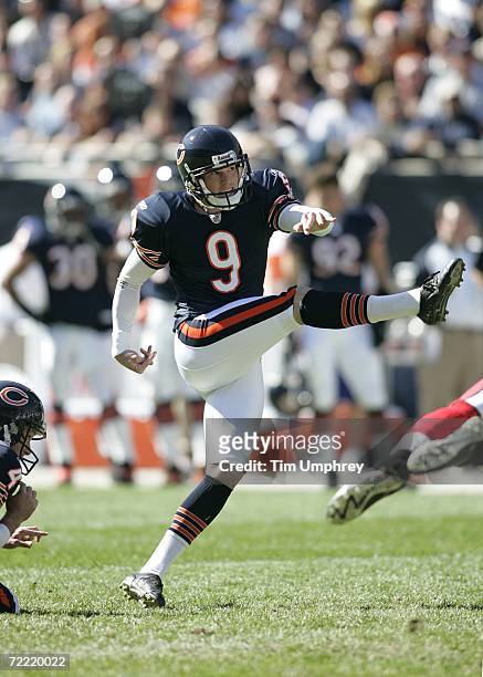 Kicker Robbie Gould of the Chicago Bears kicks a field goal in a game against the the Buffalo Bills at Soldier Field on October 8, 2006 in Chicago,...