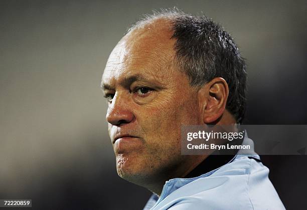 Tottenham Hotspur Manager Martin Jol watches his players during the UEFA Cup Group B match between Besiktas and Tottenham Hotspur at the Inonu...