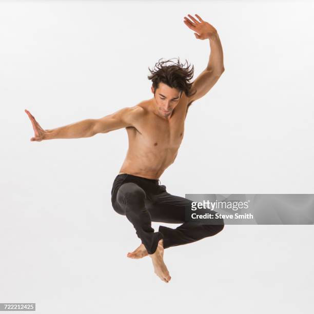 mixed race man ballet dancing - male ballet dancer 個照片及圖片檔