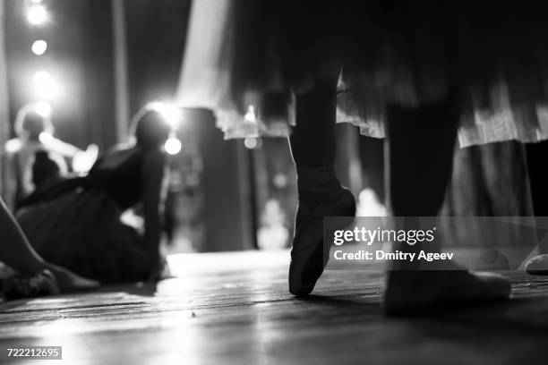 legs of woman wearing ballet shoes - ballet dancers russia stock-fotos und bilder