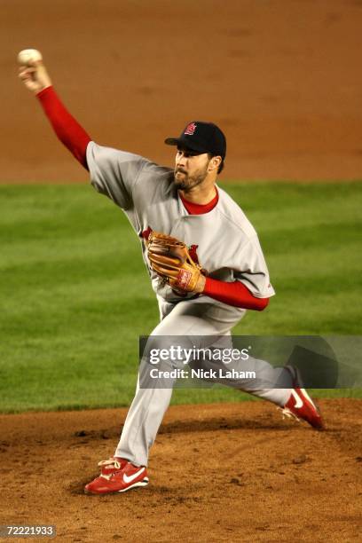 Jeff Suppan of the St. Louis Cardinals pitches against the New York Mets during game seven of the NLCS at Shea Stadium on October 19, 2006 in the...