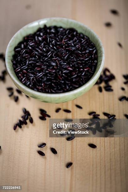 black rice - black rice stock pictures, royalty-free photos & images