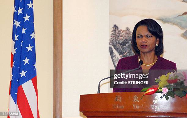 The US Secretary of State Condoleezza Rice and Chinese Foreign Minister Li Zaoxing attend a joint press conference after their talks at the Diaoyutai...