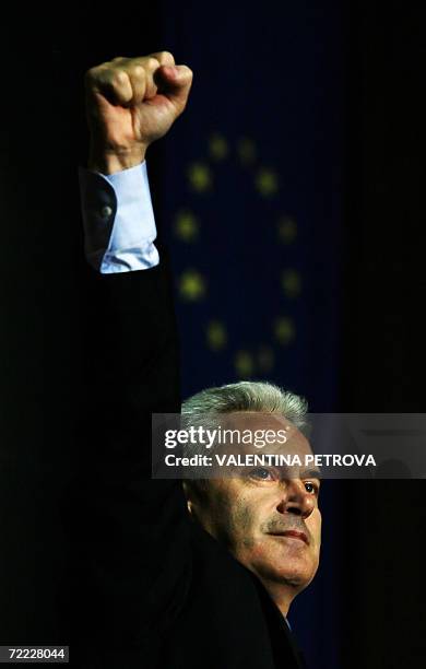 Ultra nationalist presidential candidate Volen Siderov waves to his supporters during the final meeting of his pre-election campaign in Sofia, 20...