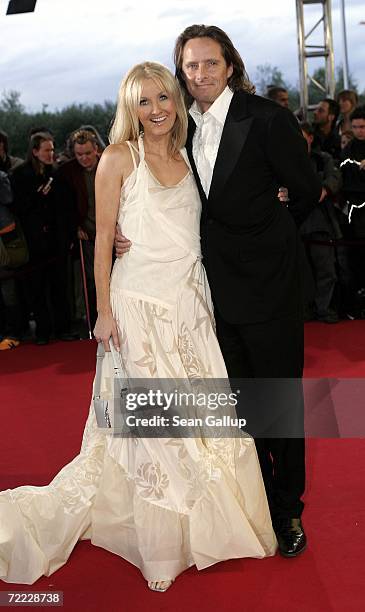 Television hostess Frauke Ludowig and her husband Kai Roeffen attend the German Television Awards at the Coloneum October 20, 2006 in Cologne,...