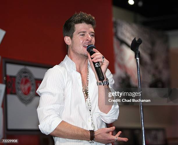 Evolution Of Robin Thicke Photos and Premium High Res Pictures - Getty ...
