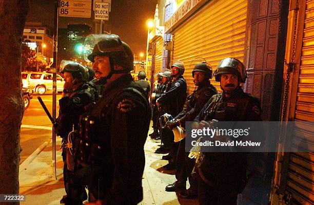 Lapd Riot Officers 177 Lapd Uniform Stock Photos, High-Res Pictures, and Images - Getty Images