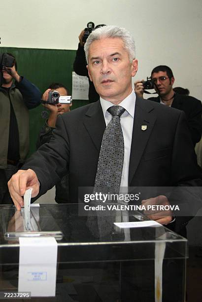 Ultra nationalist presidential candidate Volen Siderov casts his ballot at a polling station in Sofia, 22 October 2006. The latest opinion polls give...