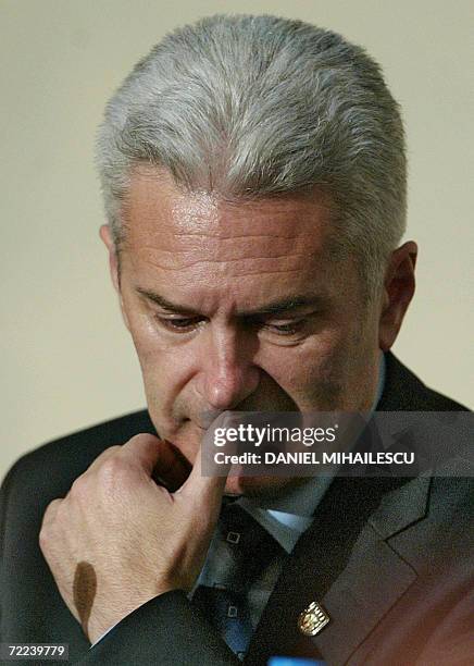 Bulgarian ultra-nationalist presidential candidate Volen Siderov holds a press conference in Sofia, 22 October 2006. Bulgarian President Socialist...