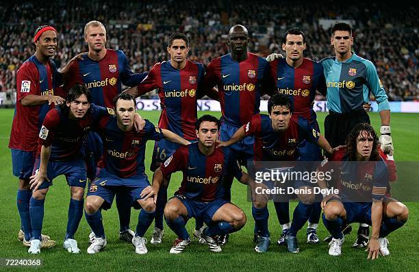 The Barcelona team line-up poses before the Primera Liga match against Real Madrid at the Santiago Bernabeu stadium October 22, 2006 in Madrid, Spain.