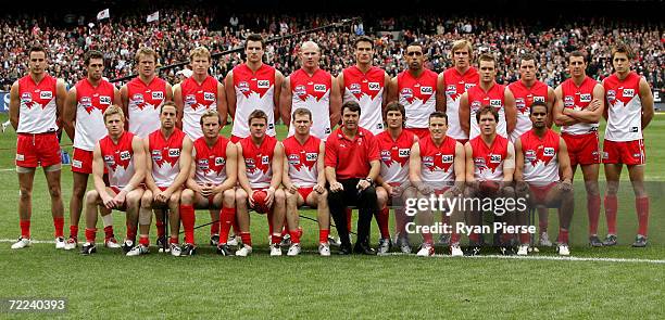 The Sydney Swans pose for a group photo before the 2005 AFL Grand Final between the Sydney Swans and the West Coast Eagles at the Melbourne Cricket...