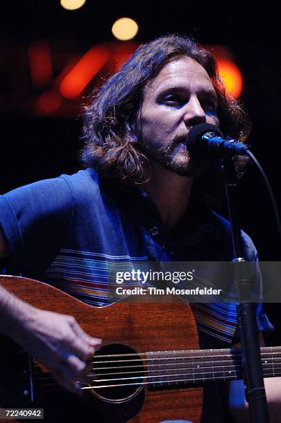 Eddie Vedder of Pearl Jam performs at the 20th Annual Bridge School Benefit at Shoreline Amphitheatre on October 22, 2006 in Mountain View,...