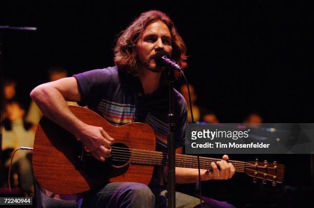 Eddie Vedder of Pearl Jam performs at the 20th Annual Bridge School Benefit at Shoreline Amphitheatre on October 22, 2006 in Mountain View,...