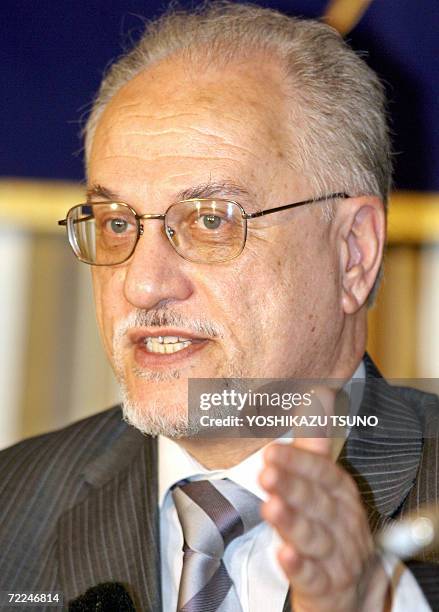 Visiting Iraqi Oil Minister Hussain al-Shahristani speaks before the press in Tokyo 24 October 2006 after meeting with Japanese trade minister Akira...