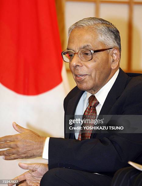 Visiting Indian National Security adviser M.K. Narayanan hold talks with Japanese Foreign Minister Taro Aso in Tokyo, 24 October 2006. Narayanan is...