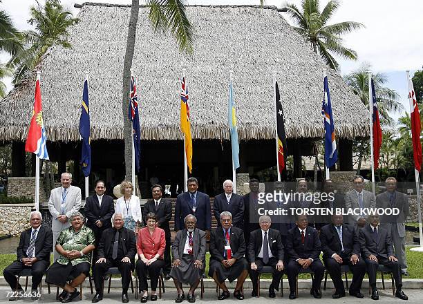 Cook Islands PM Jim Marurai, Samoan PM and FM Tuilaepa Sailele Malielegaoi, Tongan PM Fred Sevele, New Zealand PM Helen Clark, Papuan New Guinean PM...