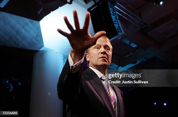 Cisco Systems CEO John Chambers delivers a keynote address at the 2006 Oracle OpenWorld conference October 24, 2006 in San Francisco. The Annual...