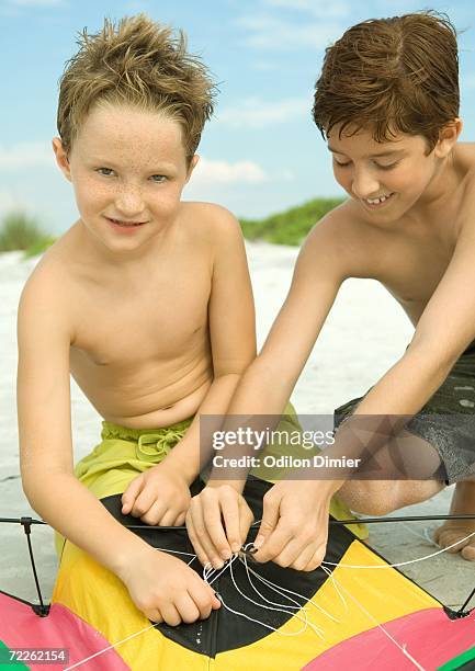 Untangling String Challenge Untangling String Photos and Premium High Res Pictures - Getty Images