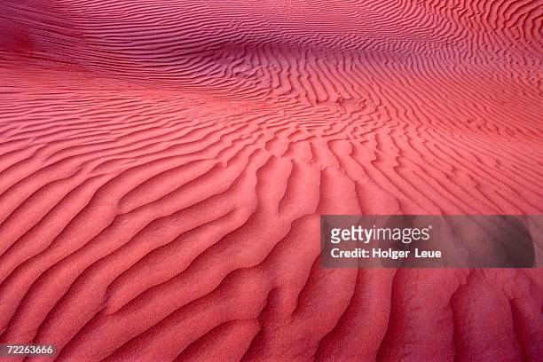 dubai desert dunes at dusk, al maha desert resort, dubai, united arab emirates - oriente médio - fotografias e filmes do acervo