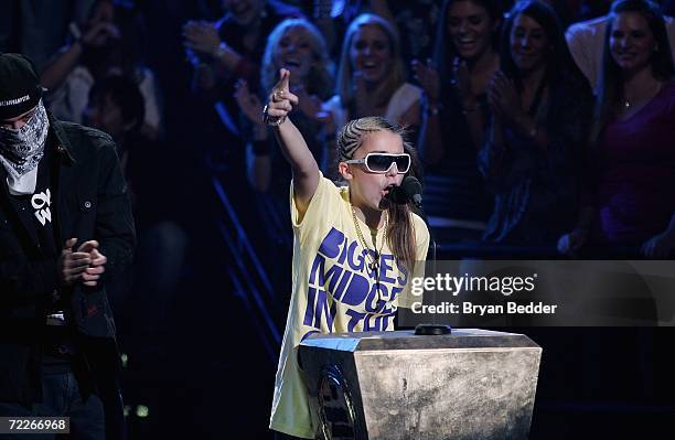 Lady Sovereign Rapper 307 Woodie Rapper Stock Photos, High-Res Pictures, and Images - Getty ...