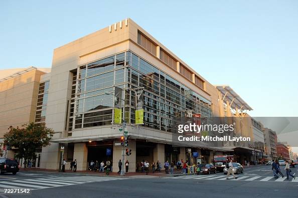 Capital One Arena Entrance In Washington Dc Stock Photo - Download Image  Now - Capital One Arena, Building Exterior, Outdoors - iStock