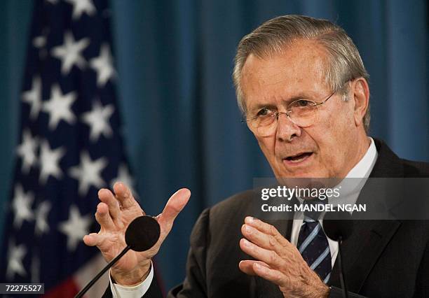 Secdef Rumsfeld 10,093 Defense Donald Rumsfeld Stock Photos, High-Res Pictures, and ...