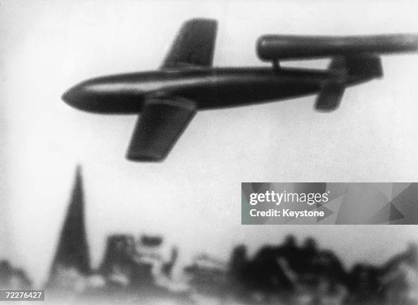 German Doodlebug Insect A German V1 or 'Doodlebug' pilotless flying bomb in flight, circa ...
