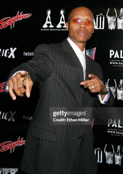 Devoe Singer New Edition singer Ronnie DeVoe arrives at a special screening of the ...