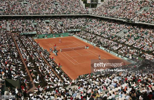General view of Philippe Chatrier court during Day Six of the 2004 French Open Tennis Championship at Roland Garros on May 29, 2004 in Paris, France.