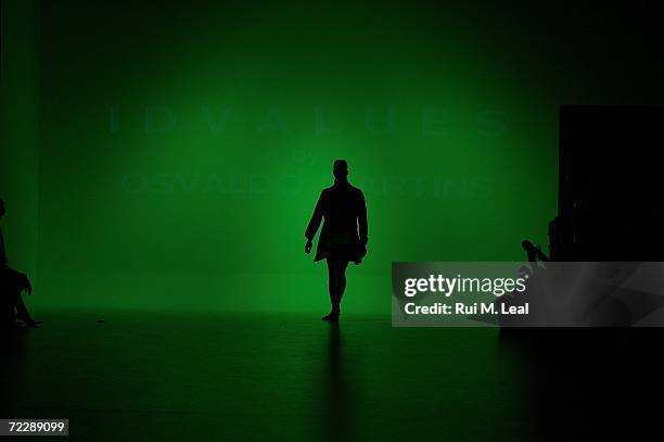 Model walks down the catwalk at Idvalues by Osvaldo Martins fashion show on the third day of the Portugal Fashion Week on October 27, 2006 in Porto,...