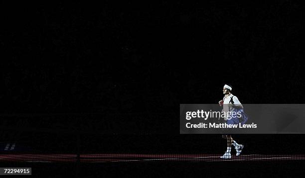 Roger Federer of Switzerland walks on to court ahead of the final against Fernando Gonzalez of Argentina during the mens final of the ATP Davidoff...