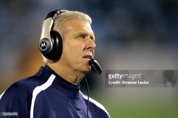 Head coach Bill Parcells of the Dallas Cowboys watches on during their game against the Carolina Panthers on October 29, 2006 at Bank of America...