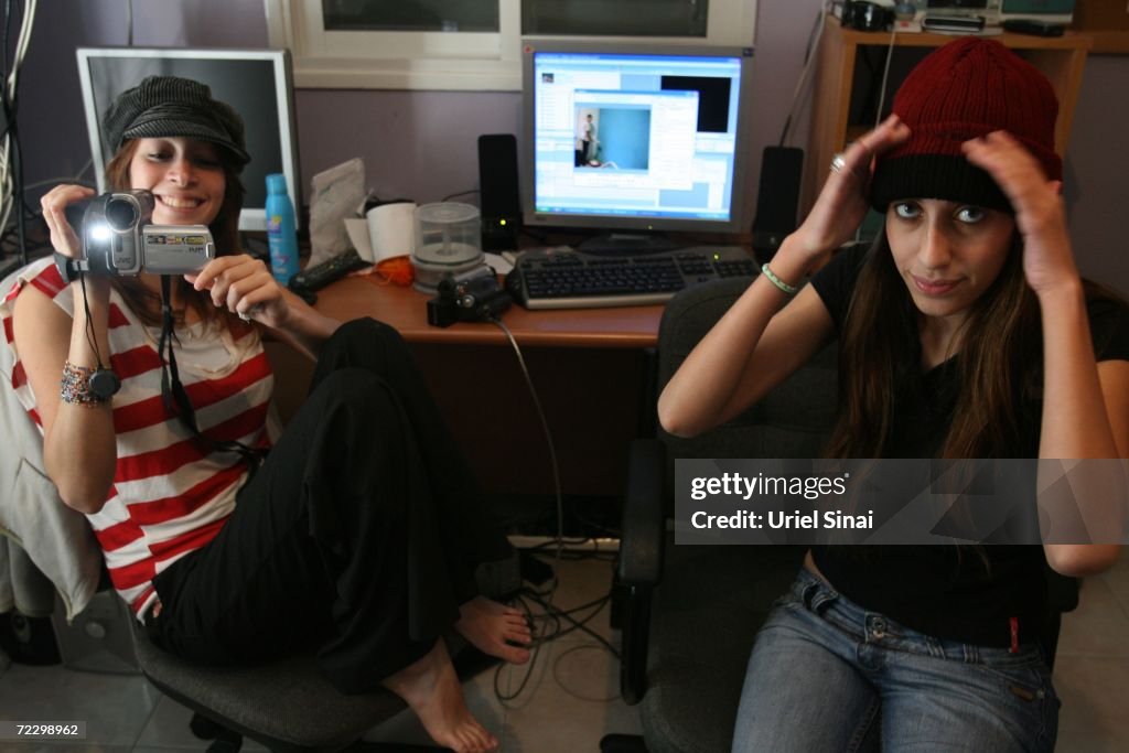 Two Israeli Women Attract Over Ten Million Viewers On "You Tube"