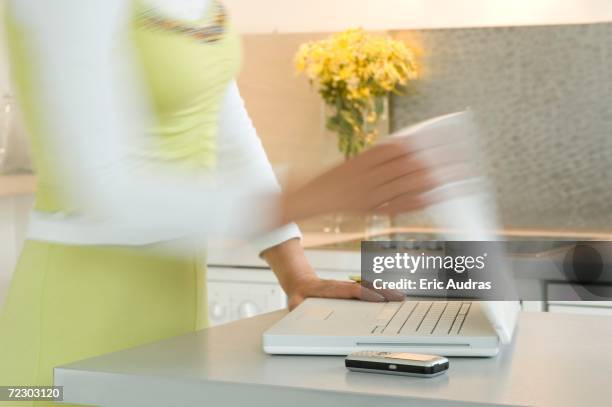 Computer Openning Opening Up Laptop Photos and Premium High Res Pictures - Getty Images