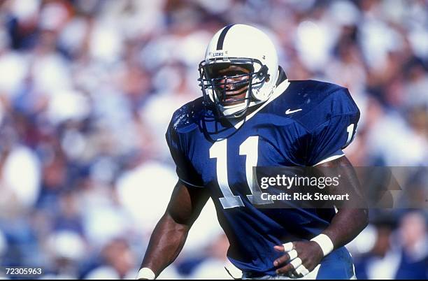 Linebacker La Var Arrington of the Penn State Nittany Lions in action during the game against the Illinois Illini at the Beaver Stadium in State...