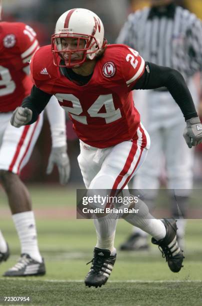Brandon Rigoni of the Nebraska Cornhuskers moves off the line during the game against the Texas Longhorns on October 21, 2006 at Memorial Stadium in...