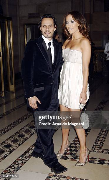 Jennifer Lopez and husband Marc Anthony arrive for the 10th annual Ace Awards at Cipriani October 30, 2006 in New York City.