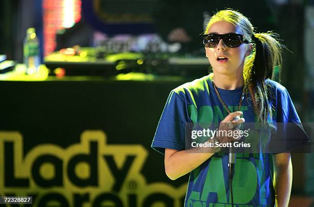 Lady Sovereign Rapper 77 Presents Lady Sovereign And Kiss Stock Photos, High-Res Pictures ...