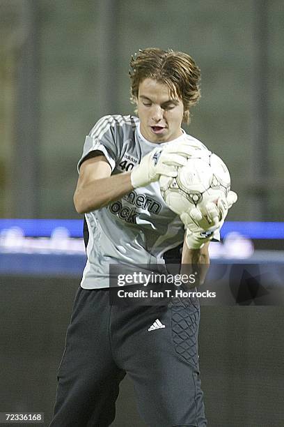 Tim Krul takes part in a Newcastle United training session at the Stadio Renzo Barbera on November 1, 2006 in Palermo, Italy.