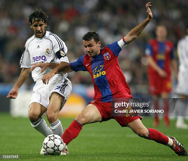105 Champions League Real Madrid V Steaua Bucharest Stock Photos, High-Res  Pictures, and Images - Getty Images