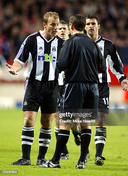 Alan Shearer of Newcastle argues with referee Andy D''Urso after reciving the rede card for violent conduct during the FA Barclaycard Premiership...
