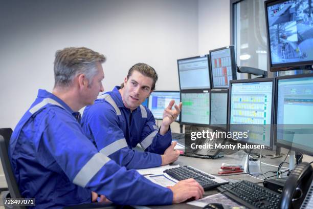 Control Room For Process Plant Refinery Control Room Photos and Premium High Res Pictures - Getty Images
