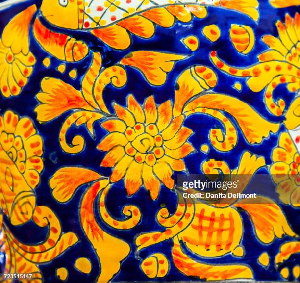 colorful ceramic sell as souvenir, dolores hidalgo, mexico - dolores hidalgo stock pictures, royalty-free photos & images