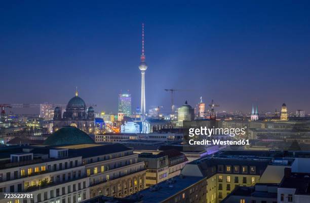germany, berlin, skyline with television tower at night - berlin fernsehturm stock-fotos und bilder