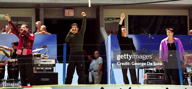 Teen sensations 98 degrees performs at the Arthur Ashe Kid's Day Family and Music Festival August 26, 2000 at the USTA National Tennis Center in...