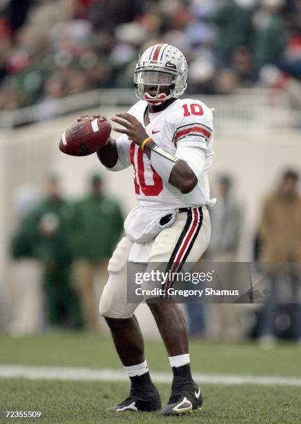 Quarterback Troy Smith of the Ohio State Buckeyes looks to pass the ball during the game against the Michigan State Spartans on October 14, 2006 at...