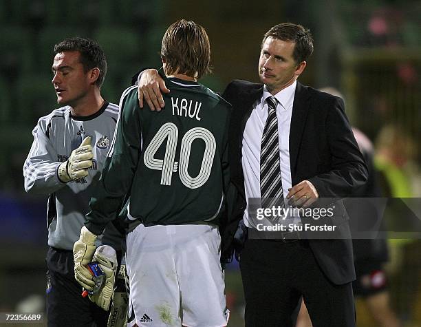 Newcastle manager Glenn Roeder and Steve Harper congratulate keeper Tim Krul after the UEFA Cup Group H Match between Palermo and Newcastle United at...