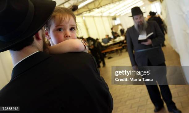 Young Jews Rabbi Lubavitchers Mark 10 Years Since Death Of Revered Rabbi Photos and ...